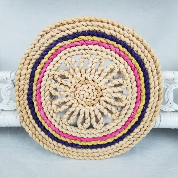 3 vintage wicker Trivets &  little etched wooden trinket box - Picture 6 of 15